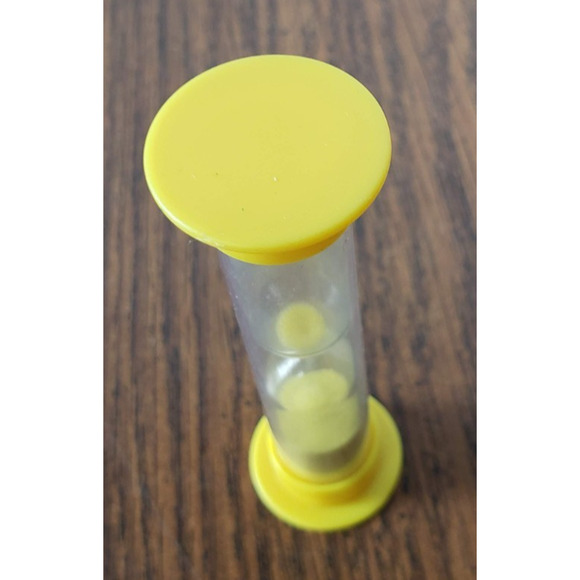 Plastic Small Yellow Hourglass Student Gift Decoration Hourglass Timer - Picture 4 of 4